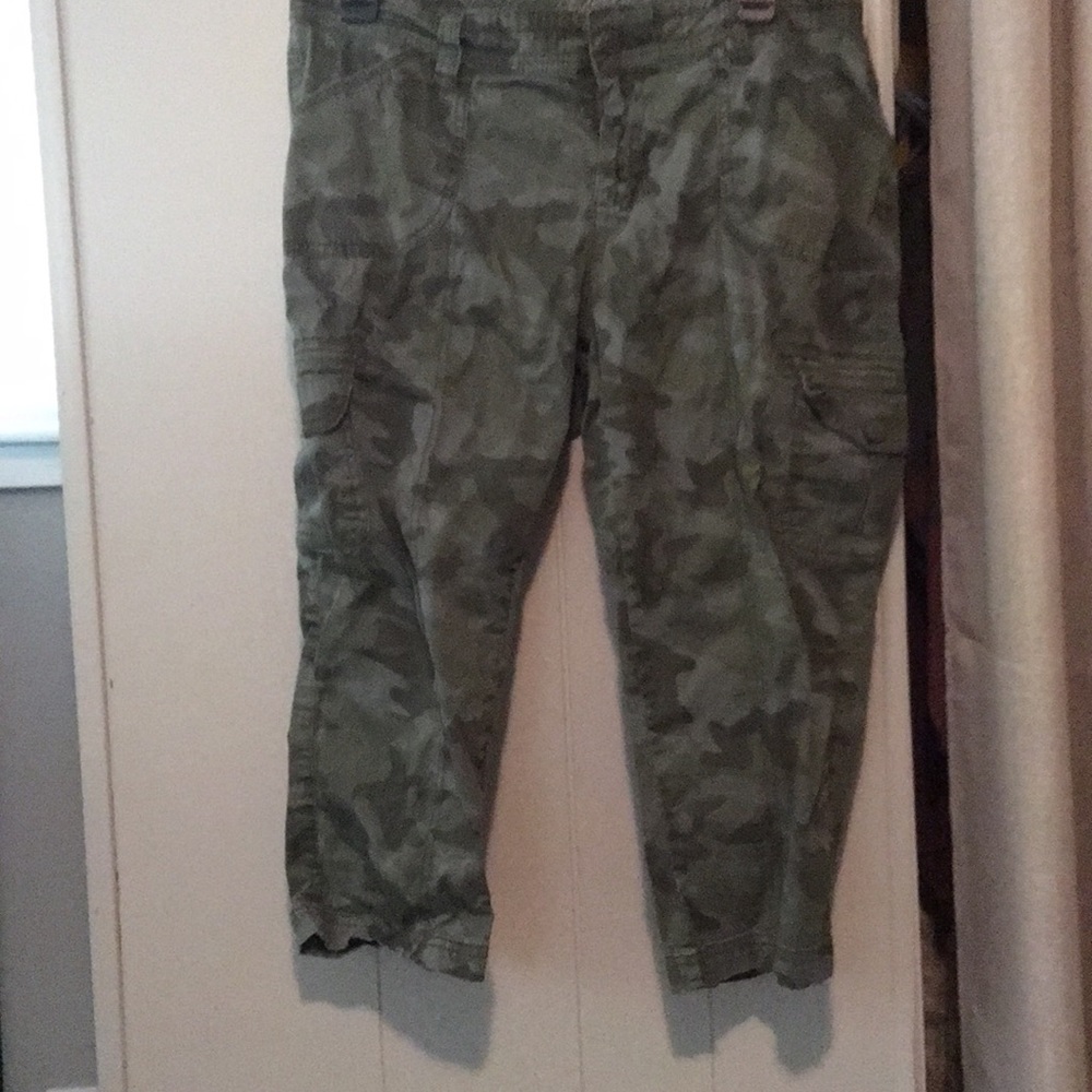 Faded glory camo capris